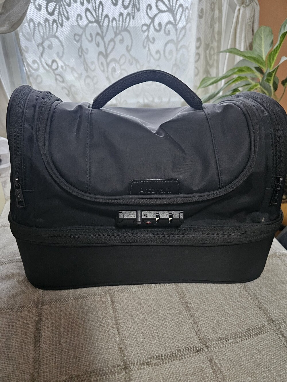 Black Travel Toiletry/camera Equipment Bag with Top Handle